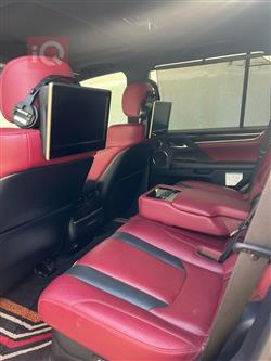 Lexus LX
